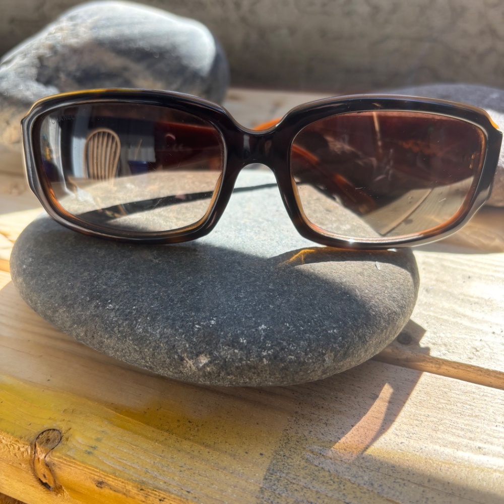 Chanel sunglasses - Picture 2 of 7